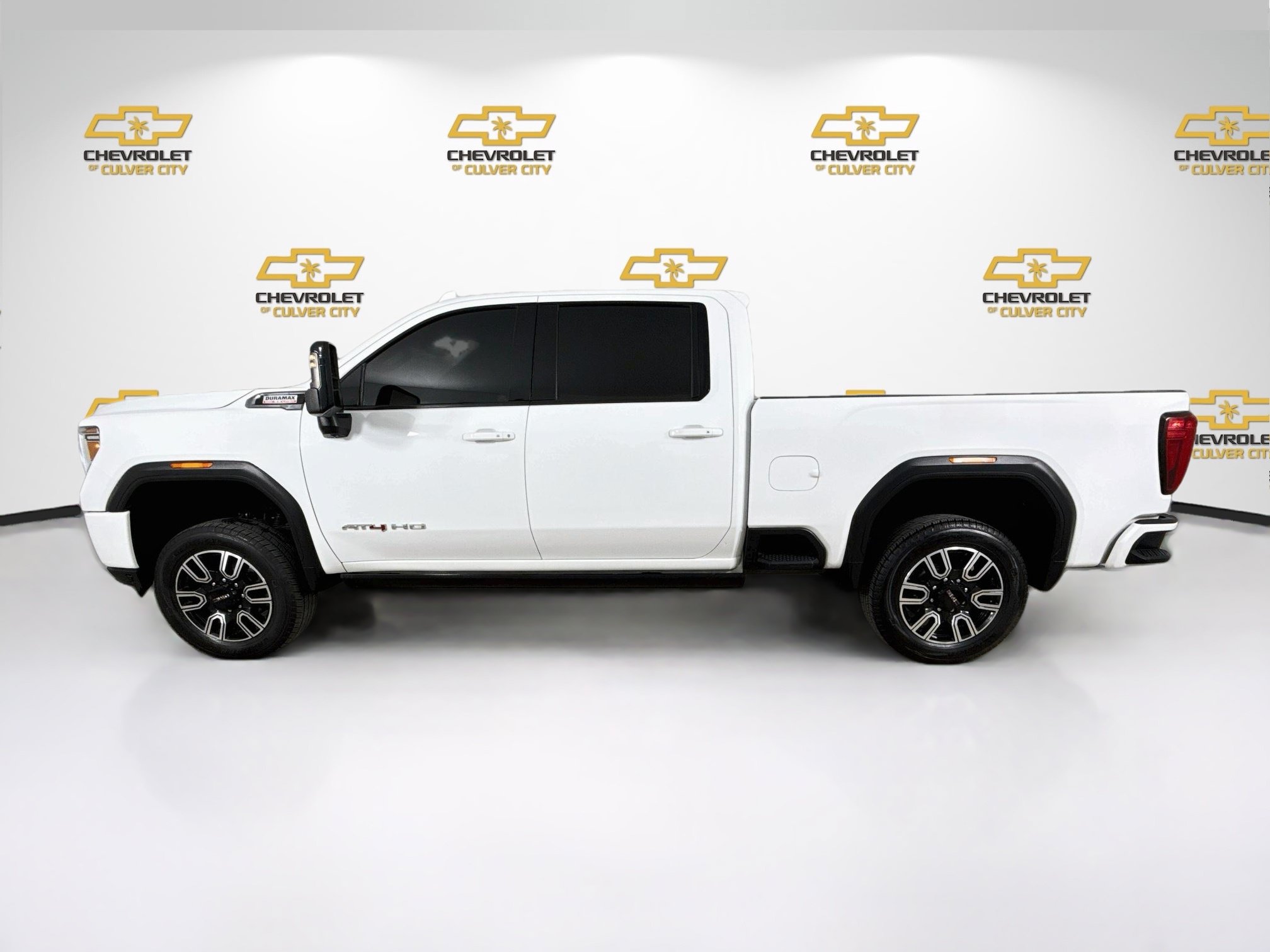Used 2023 GMC Sierra 2500 AT4 w/ AT4 Premium Plus Package AWD/4WD image 5