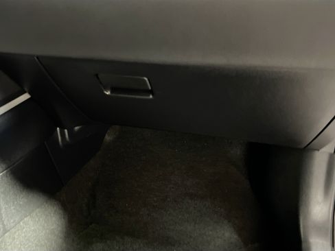 Used 2024 Toyota Corolla Cross XSE image 34