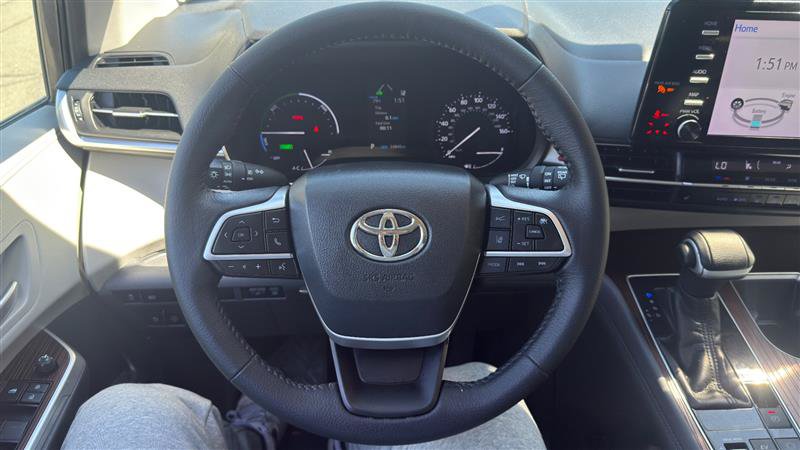 Used 2021 Toyota Sienna XLE AWD/4WD image 34