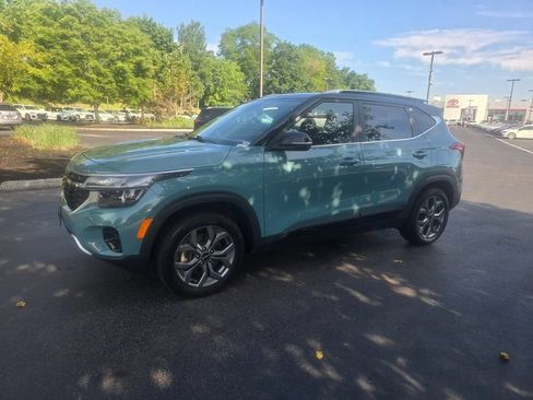 Used 2024 Kia Seltos S AWD/4WD image 3