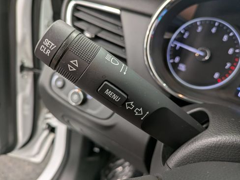 Used 2022 Buick Encore Preferred w/ Safety Package AWD/4WD image 23
