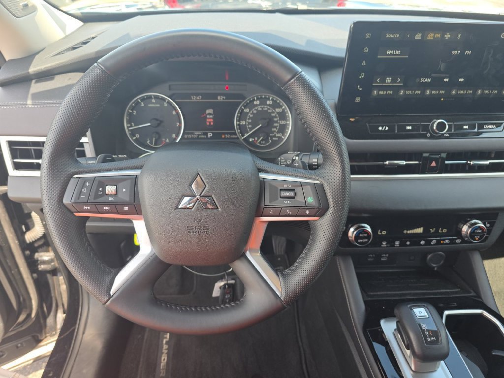 Used 2025 Mitsubishi Outlander SE AWD/4WD image 10