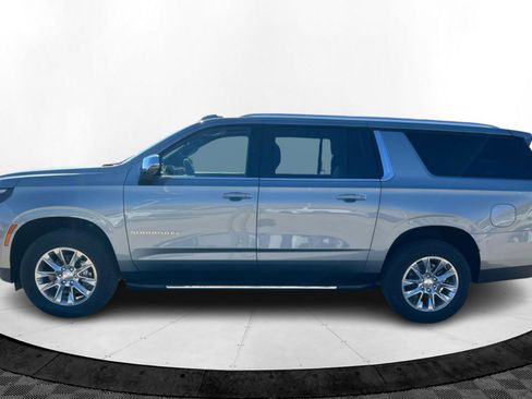 New 2026 Chevrolet Suburban Premier image 2
