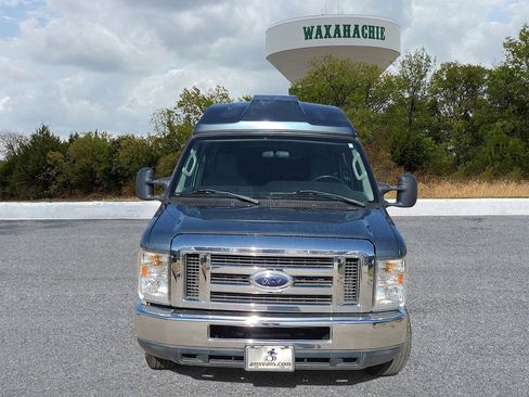 Used 2012 Ford E-150 and Econoline 150 XLT image 2