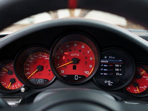 Used 2018 Porsche 911 GT3 image 22