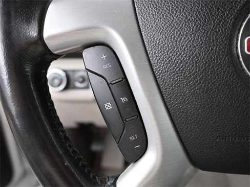 Used 2012 GMC Acadia SLE image 25