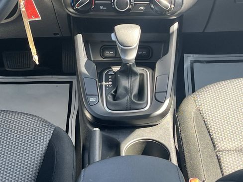 Used 2023 Kia Soul LX image 13
