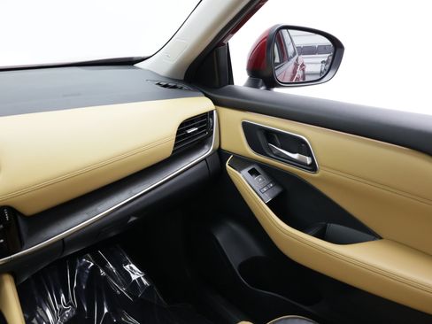 Used 2022 Nissan Rogue Platinum w/ Head-Up Display Package FWD image 39