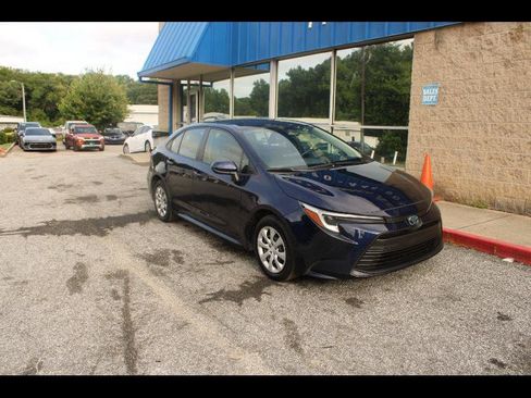 Used 2023 Toyota Corolla LE FWD image 1
