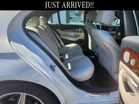 Used 2017 Mercedes-Benz E 300 4MATIC image 10