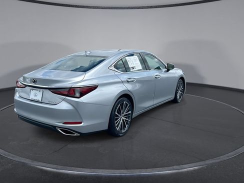 Used 2024 Lexus ES 350 w/ Premium Package FWD image 11
