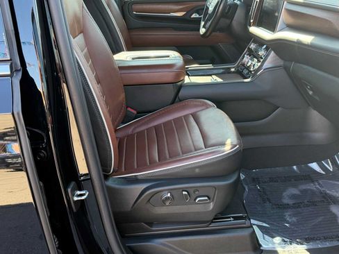 Used 2024 GMC Yukon Denali Ultimate AWD/4WD image 28