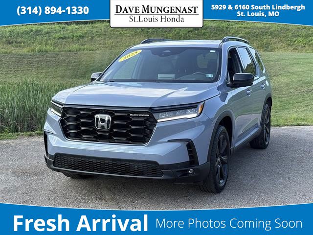 Used 2025 Honda Pilot Black Edition image 1