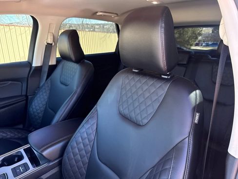 Used 2024 Ford Edge Titanium AWD/4WD image 13