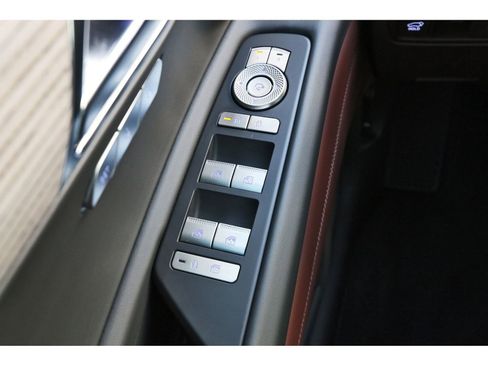 Used 2025 Genesis GV80 3.5T Prestige image 22