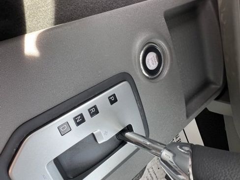 Used 2021 Nissan Frontier SV image 18