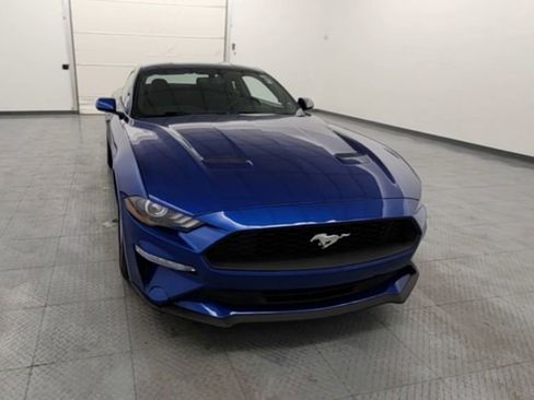 Used 2018 Ford Mustang Coupe image 2