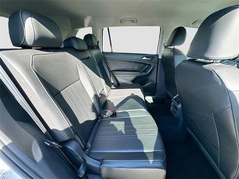 Used 2024 Volkswagen Tiguan SE image 24
