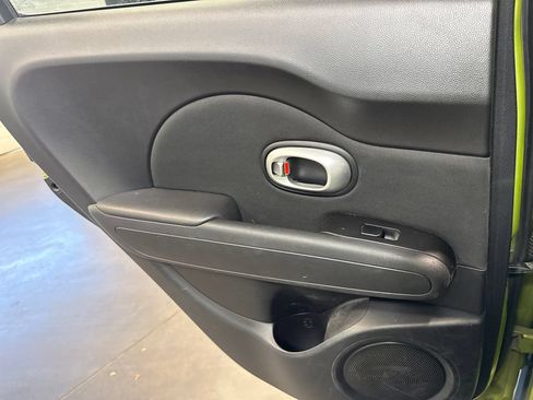 Used 2014 Kia Soul FWD image 10