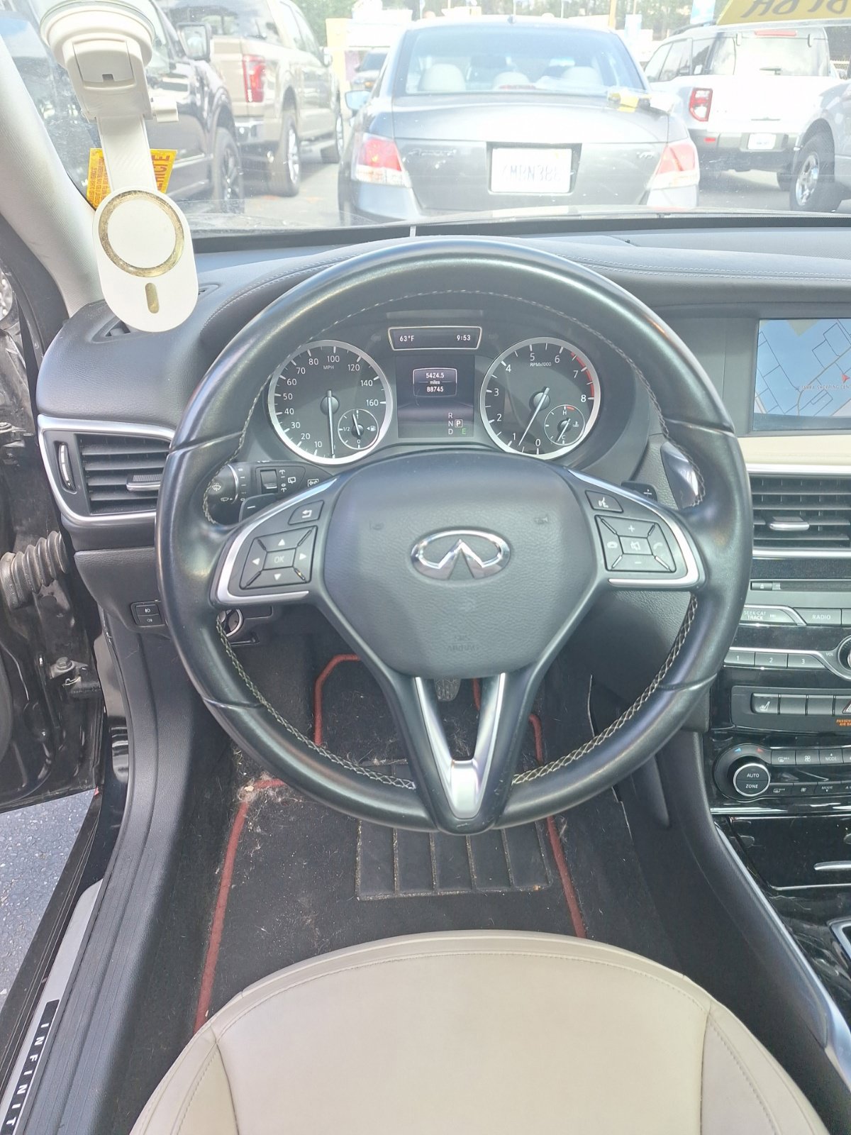 Used 2018 INFINITI QX30 Premium w/ Navigation Package FWD image 13