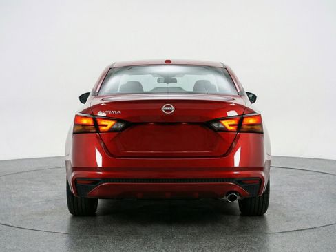 Used 2025 Nissan Altima 2.5 SV image 7