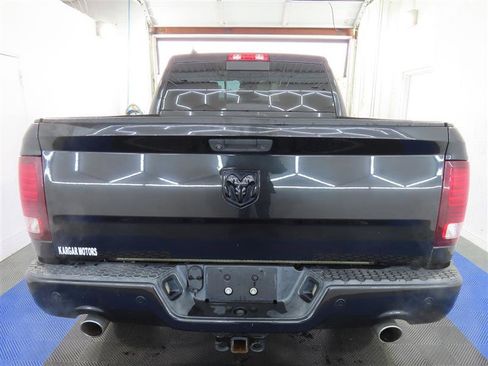 Used 2018 RAM 1500 Sport image 11