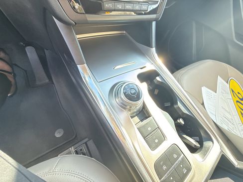 Used 2020 Ford Explorer XLT w/ Equipment Group 202A RWD image 22