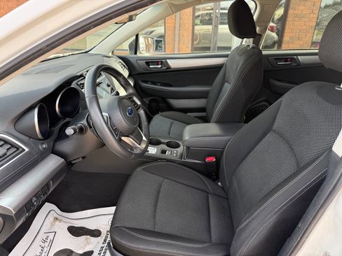 Used 2018 Subaru Outback 2.5i Premium image 10