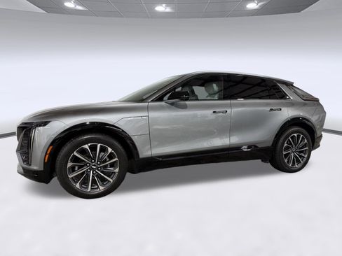Certified 2024 Cadillac Lyriq Sport RWD image 2