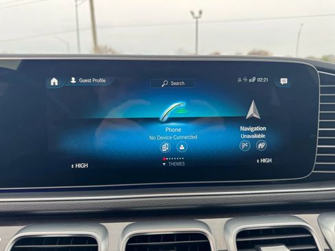 Used 2020 Mercedes-Benz GLE 350 4MATIC w/ Premium Package image 18