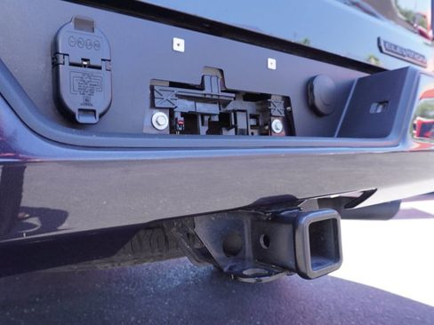 Used 2024 GMC Sierra 1500 Elevation RWD image 8