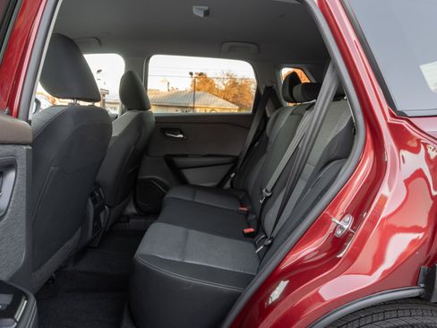 Used 2023 Nissan Rogue SV image 16