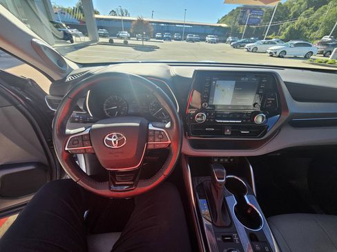 Certified 2021 Toyota Highlander Limited image 19