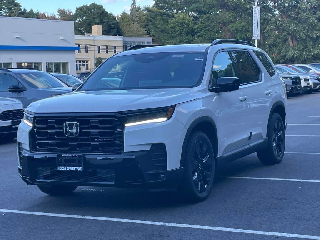 New 2026 Honda Pilot Black Edition image 3