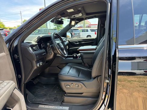 Used 2021 GMC Yukon XL Denali AWD/4WD image 4