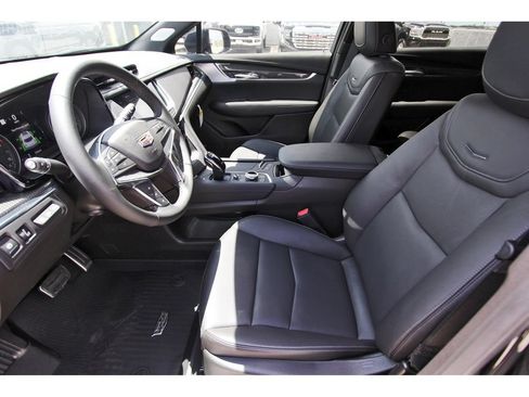 New 2026 Cadillac XT5 Sportv w/ LPO, Onyx Lite Package AWD/4WD image 6