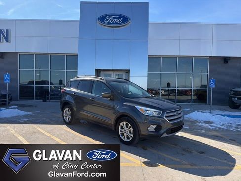 Used 2018 Ford Escape SE image 1