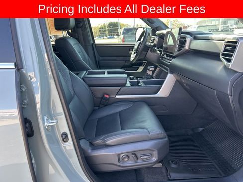 Used 2025 Toyota Tundra Limited AWD/4WD image 21