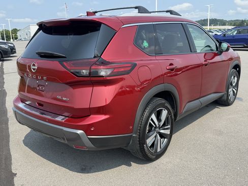 Used 2024 Nissan Rogue SL w/ SL Premium Package AWD/4WD image 3