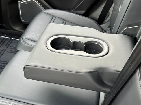 Used 2021 Porsche Cayenne Turbo image 21