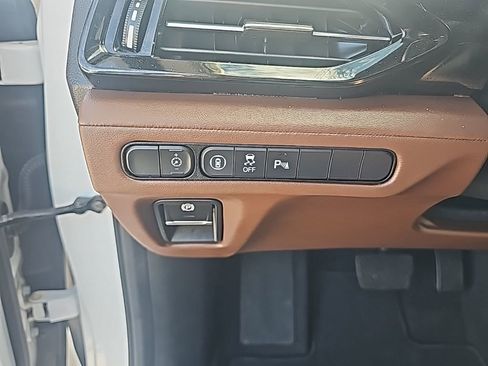Used 2023 Acura MDX SH-AWD w/ Technology Package image 22