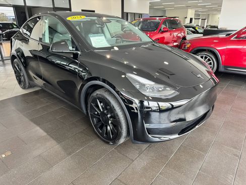 Used 2024 Tesla Model Y Long Range image 7