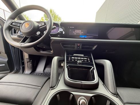New 2026 Porsche Cayenne S AWD/4WD image 16