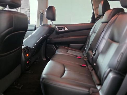 Used 2019 Nissan Pathfinder Platinum image 26