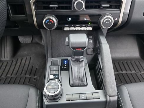 Used 2024 Toyota Tacoma TRD Off-Road image 9