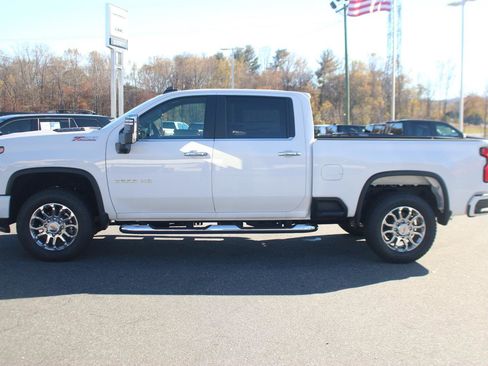 New 2025 Chevrolet Silverado 2500 LT w/ Z71 Chrome Sport Edition image 4
