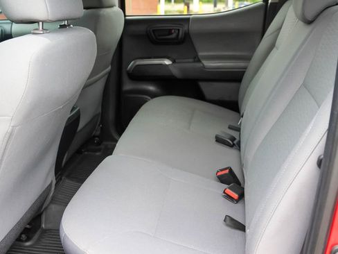 Used 2019 Toyota Tacoma SR5 AWD/4WD image 13