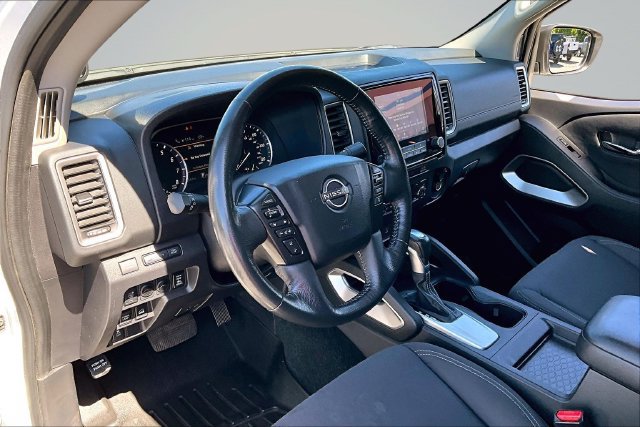 Used 2023 Nissan Frontier SV w/ SV Convenience Package AWD/4WD image 17