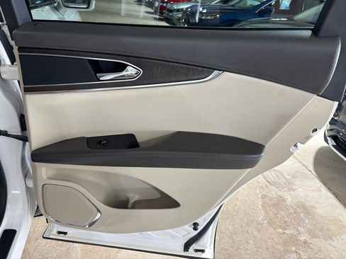 Used 2017 Lincoln MKX Select w/ Select Plus Package image 14