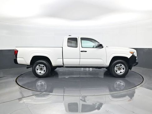 Used 2021 Toyota Tacoma SR RWD image 4